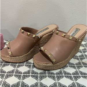 Steve Madden wedges size 6M blush in color